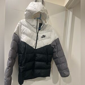 Nike men’s down hooded puffer jacket
